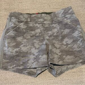SPANX Gray Cargo Shorts Urban Camouflage